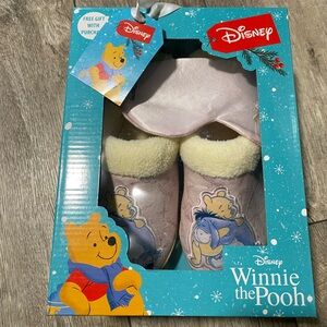 Disney slippers women’s 8